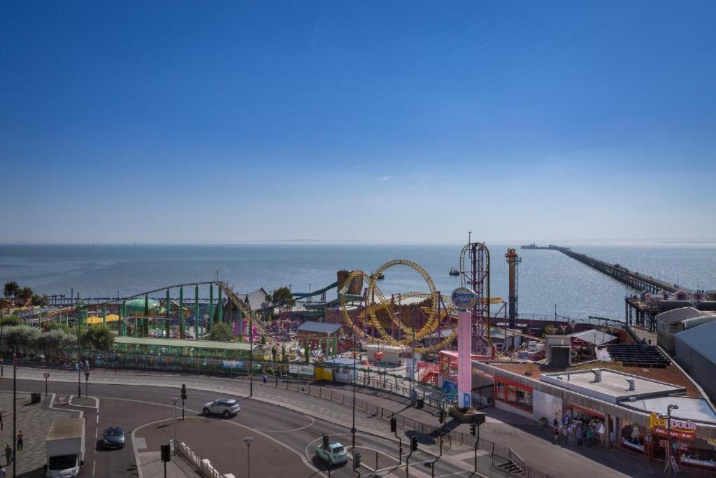 Marine Villa Hotel & Suites - Close To Beach, Train Station & Southend Airport Exterior photo